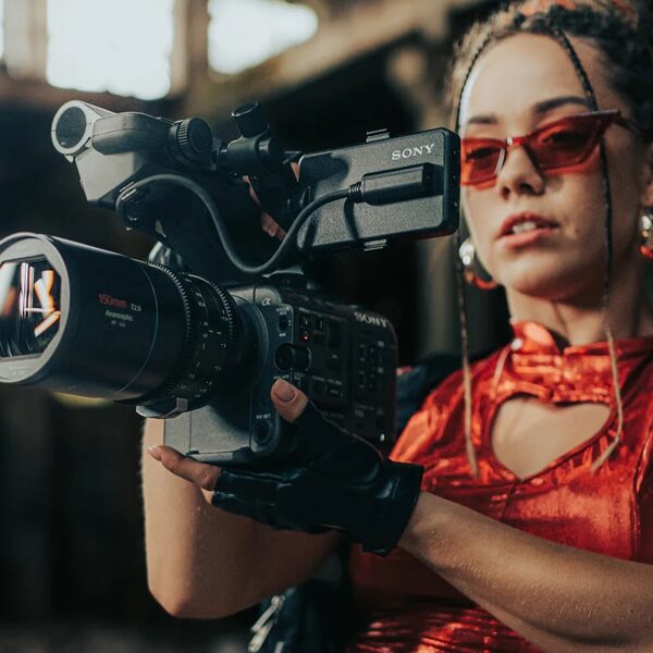 https://store.sirui.com/products/venus-150mm-t2-9-1-6x-full-frame-anamorphic-lens